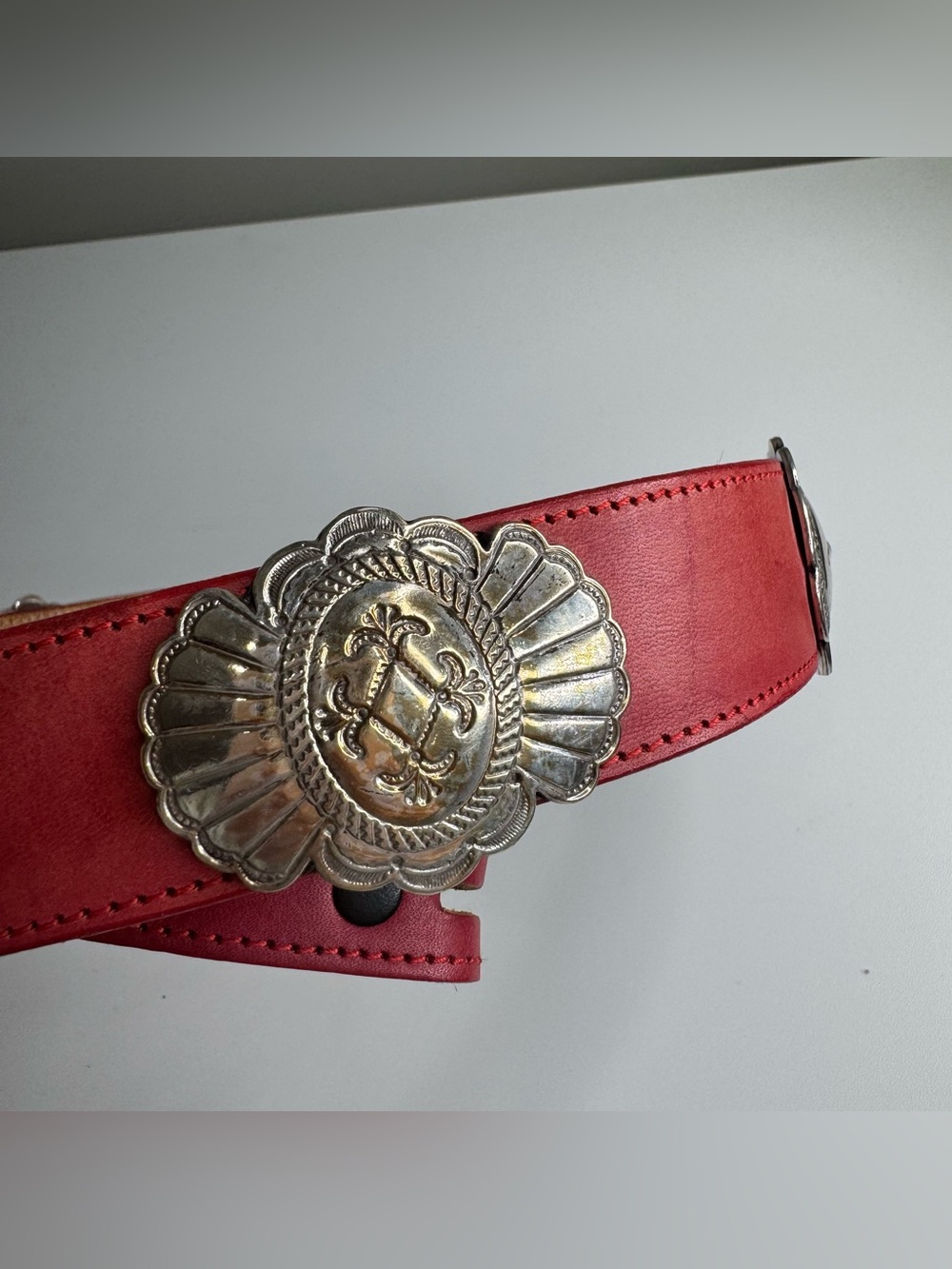 Vintage Justin Western Red Leather Silver Concho Belt Size 32 No Buckle Rodeo - Picture 6 of 10
